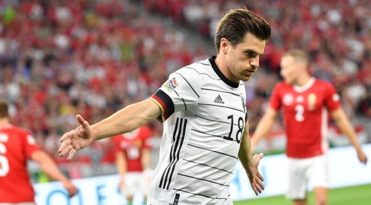 יונאס הופמן חוגג (רויטרס) יונאס הופמן חוגג