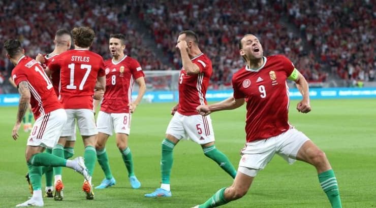 שחקני נבחרת הונגריה חוגגים (רויטרס) שחקני נבחרת הונגריה חוגגים