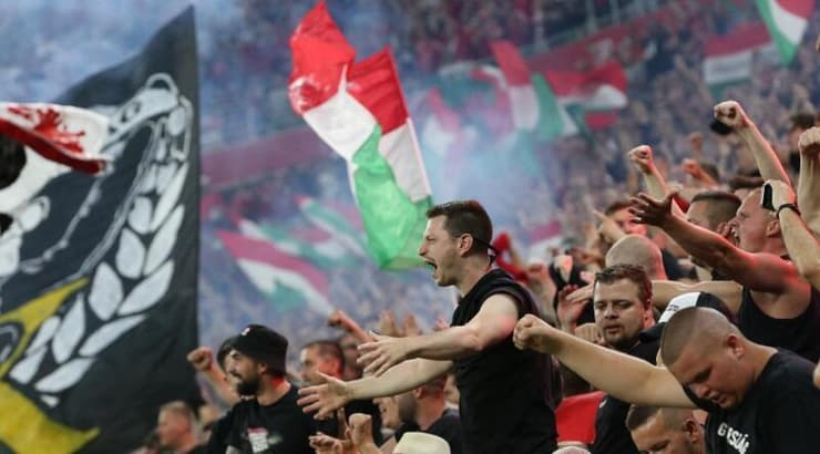 האוהדים ההונגרים (רויטרס) האוהדים ההונגרים