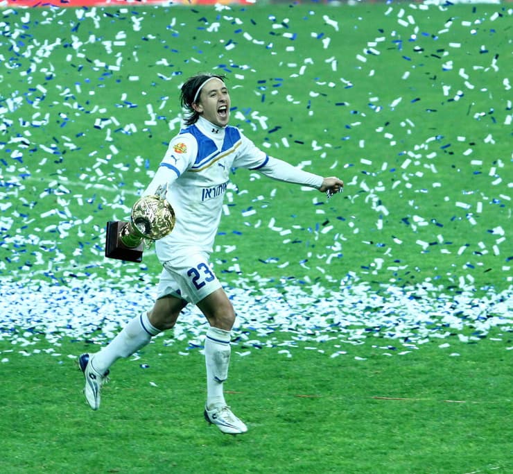 רוצ'ט חוגג את גביע הטוטו עם ק"ש ב-2012