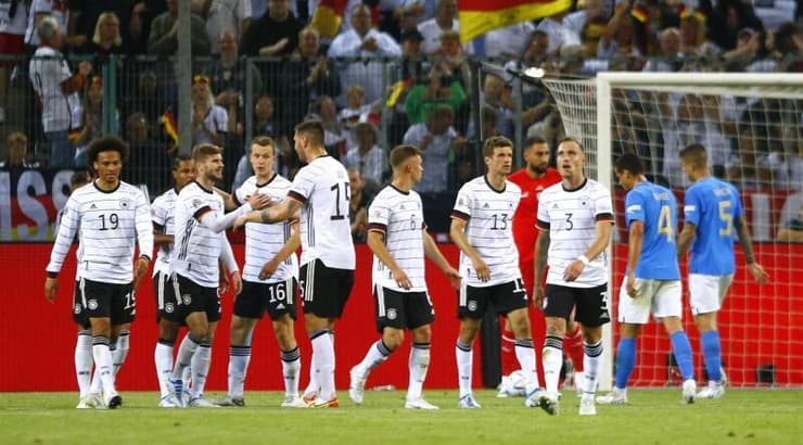 שחקני נבחרת גרמניה חוגגים