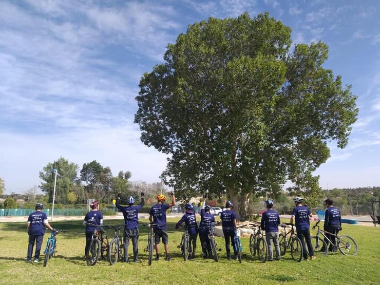 תמונה קבוצת האופניים בנימין רוטמן אשל הנשיא