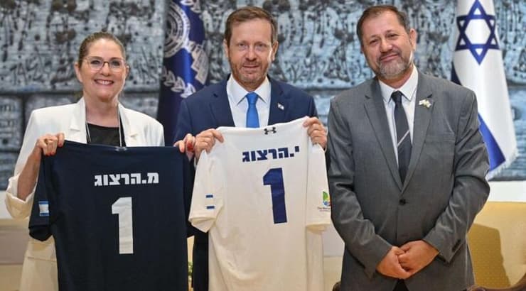 יצחק הרצוג ורעייתו מיכל (קובי גדעון) יצחק הרצוג ורעייתו מיכל