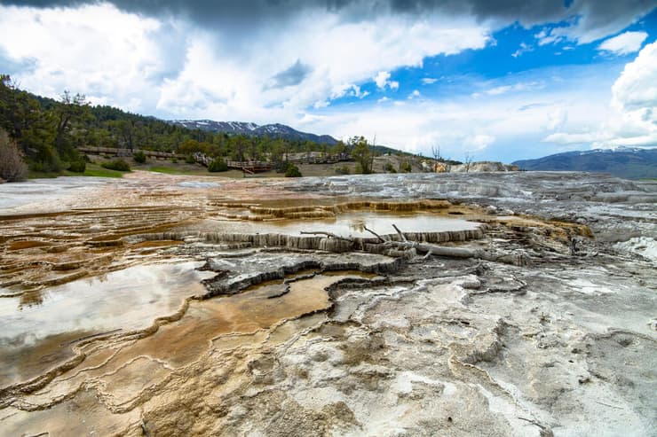 ארה"ב פארק לאומי ילוסטון המעיינות החמים מאמות' מאמות