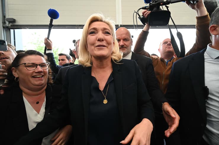 צרפת בחירות פרלמנט מרין לה פן