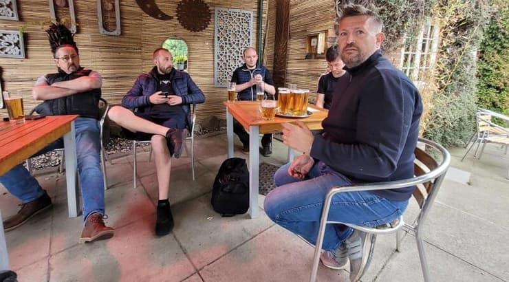 ריצ'רד ארנולד ואוהדי מנצ'סטר יונייטד (טוויטר) ריצ'רד ארנולד ואוהדי מנצ'סטר יונייטד