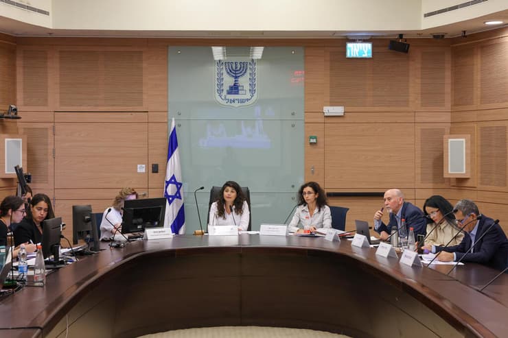 דיון על לולים ללא כלובים בוועדת החינוך של הכנסת 