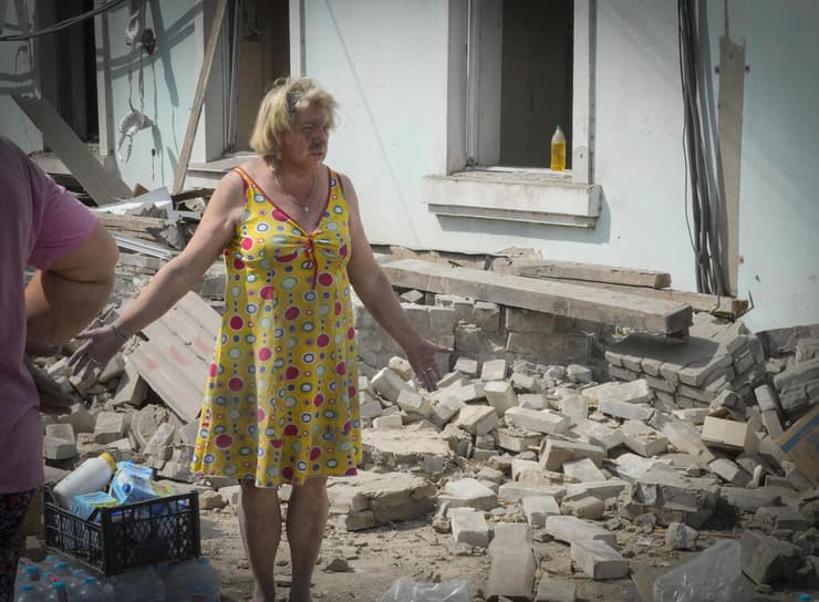 הרס בעיר ליסיצ'נסק הסמוכה ל סברודונצק מחוז לוהנסק חבל דונבאס מזרח אוקראינה