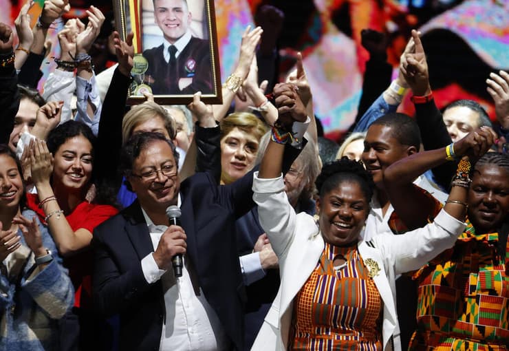 קולומביה גוסטבו פטרו נבחר ל נשיא לצדו סגנית הנשיא פרנסיה מרקז