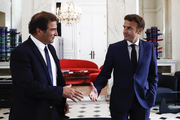 נשיא צרפת עמנואל מקרון מנהיג מפלגת הרפובליקנים כריסטיאן ז'אקוב ארמון האליזה