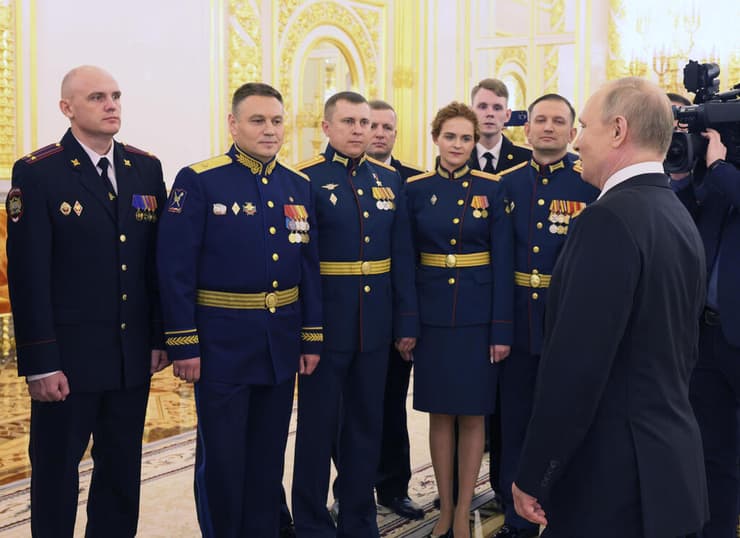 נשיא רוסיה ודלימיר פוטין קבלת פנים ל בוגרי אקדמיה צבאית ב קרמלין