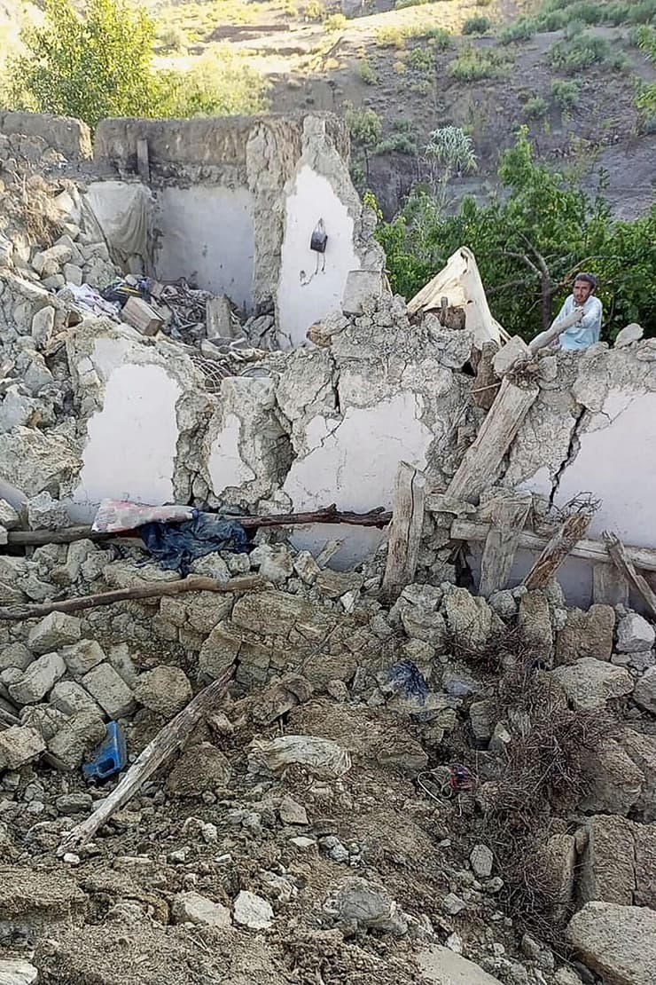 נזקי רעידת אדמה ב אפגניסטן במחוז פקטיקה