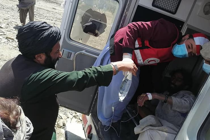 פעולות חילוץ וסיוע במחוז פקטיקה ב אפגניסטן לאחר רעידת אדמה