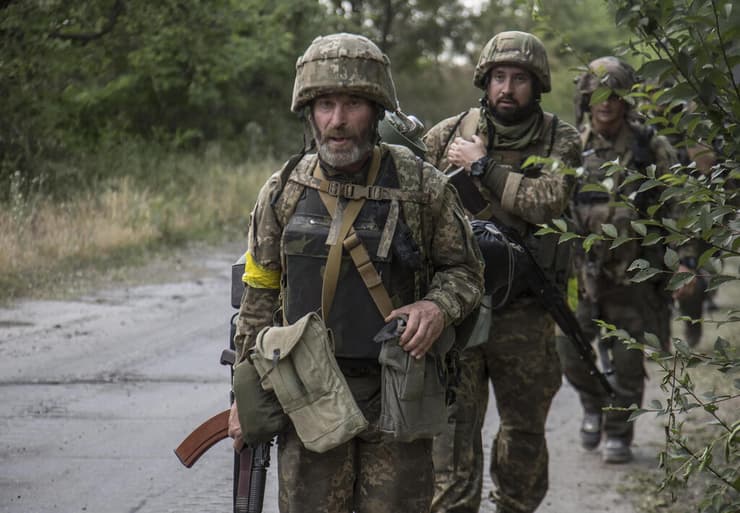 חיילים אוקראינים באזור סברודונצק מחוז לוהנסק בחבל דונבאס 19 ביוני מלחמה אוקראינה רוסיה