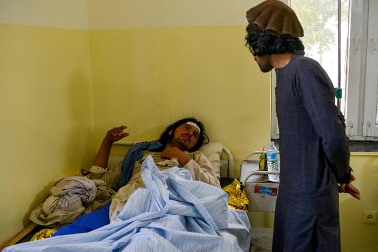 פצועים מ רעידת אדמה ב אפגניסטן ב בית חולים בעיר שראן באזור גאיין