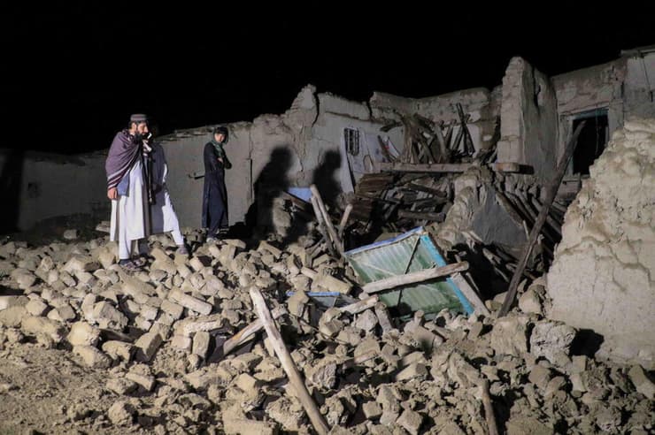 נזקי רעידת אדמה ב אפגניסטן בכפר גאיין במחוז פקטיקה
