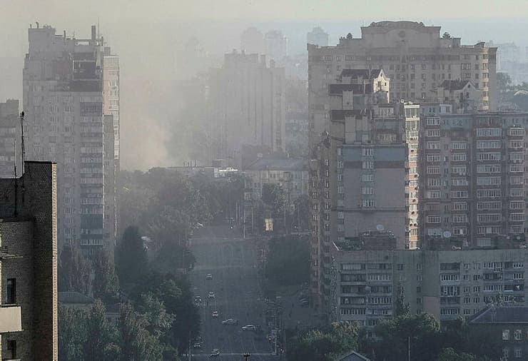 אוקראינה תקיפה באזור מגורים במרכז קייב