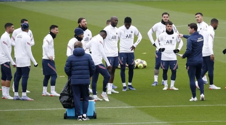 בקרוב שתי קבוצות? שחקני פ.ס.ז' באימון (רויטרס) בקרוב שתי קבוצות? שחקני פ.ס.ז' באימון