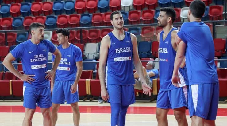 שחקני נבחרת ישראל בכדורסל