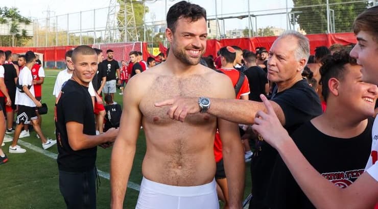 סטפן מרינוביץ' באימון הפתיחה (שחר גרוס) סטפן מרינוביץ' באימון הפתיחה