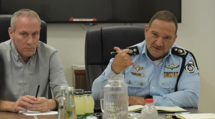 מפכ"ל המשטרה וחילי טרופר (דוברות המשטרה) מפכ"ל המשטרה וחילי טרופר