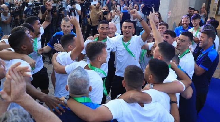 שחקני נבחרת הנוער (מיכה בננו) שחקני נבחרת הנוער