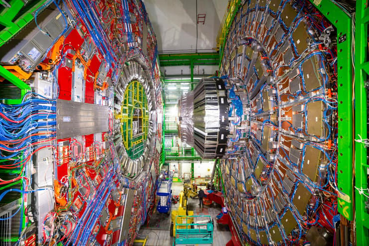 מאיץ החלקיקים LHC