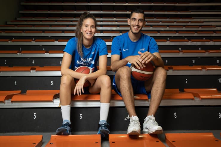 "נבחרת ישראל היא המקום הכי מיוחד" (צילום: עוז מועלם) נועם דוברת וירדן גרזון