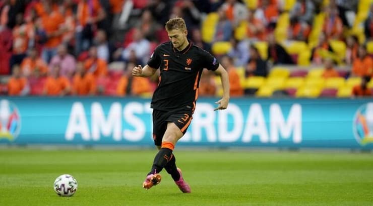 מתייס דה ליכט (רויטרס) מתייס דה ליכט