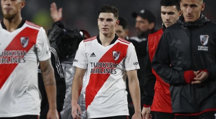 חוליאן אלבארס (רויטרס) חוליאן אלבארס