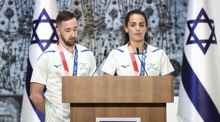 לינוי אשרם וארטיום דולגופיאט (רדאד ג'בארה) לינוי אשרם וארטיום דולגופיאט