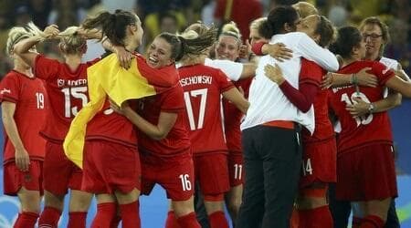 נבחרת הנשים של גרמניה בכדורגל חוגגת (רויטרס) נבחרת הנשים של גרמניה בכדורגל חוגגת