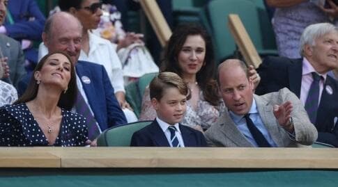 משפחת המלוכה הבריטית צופה במשחק