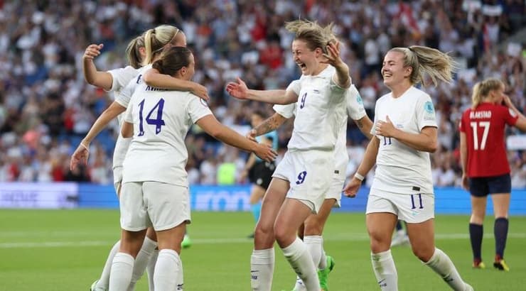 שחקניות נבחרת אנגליה בטירוף (רויטרס) שחקניות נבחרת אנגליה בטירוף