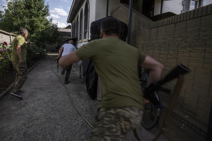 אוקראינה מוסלמים בצבא האוקראיני מסגד במחוז דונייצק 