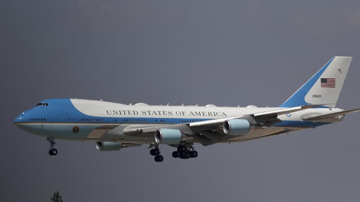 מטוסו של נשיא ארה"ב נוחת בנתב"ג
