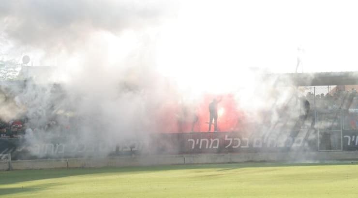 אבוקות באימון הפתיחה של הפועל באר שבע