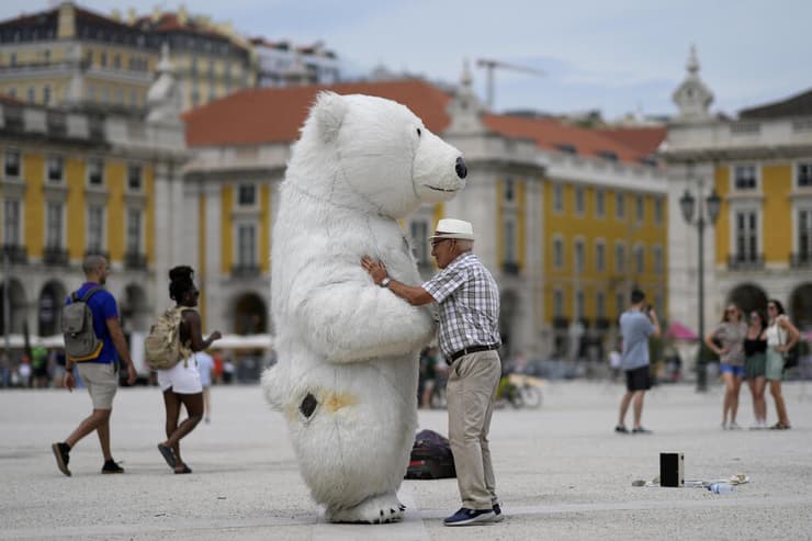 גל חום אירופה כיכר ב ליסבון פורטוגל