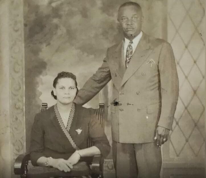 שורשים יהודיים בג'מאיקה. סבא וסבתא של מעיין זיק