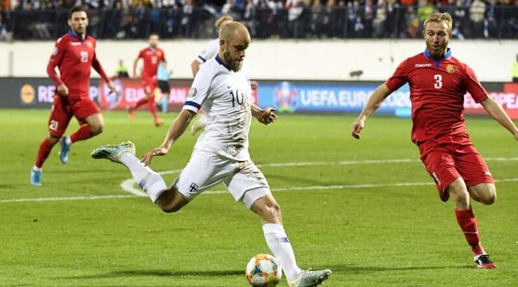 ורזדאט הרויאן מול טימו פוקי (רויטרס) ורזדאט הרויאן מול טימו פוקי