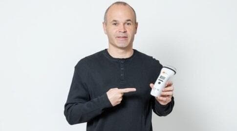 אנדרס אינייסטה (האתר הרשמי של 'בי קיור לייזר') אנדרס אינייסטה