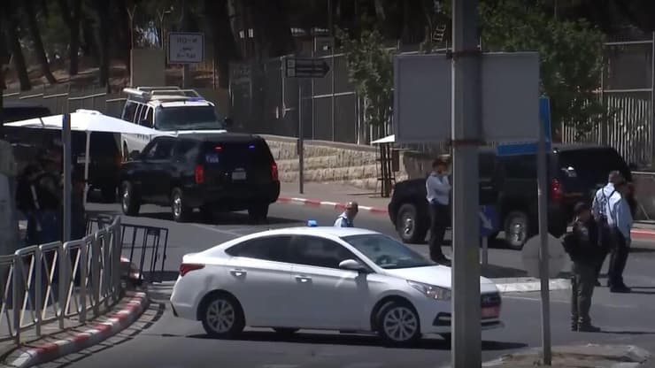 שיירת הנשיא ביידן בדרך לביקור בבית החולים אגוסטה ויקטוריה במזרח ירושלים