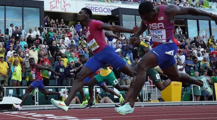 קרלי מנצח את ברייסי וברומל (רויטרס) קרלי מנצח את ברייסי וברומל