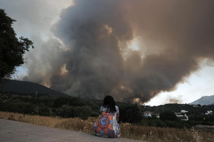 גל חום ב אירופה ספרד שריפה שריפת יער מלאגה