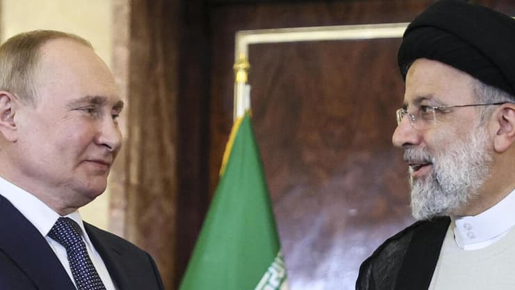 נשיא רוסיה ולדימיר פוטין עם נשיא איראן איברהים ראיסי ב טהרן
