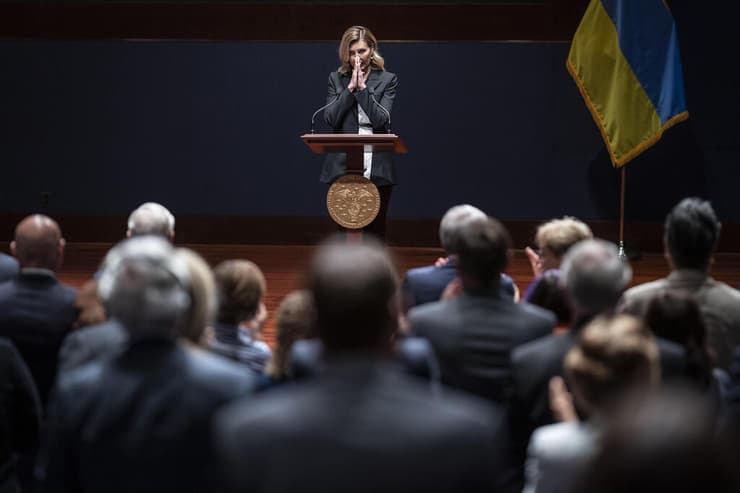 אולנה זלנסקה רעייתו של נשיא אוקראינה זלנסקי בנאום בפני ה קונגרס ב וושינגטון ארה"ב על מלחמה ב אוקראינה מול רוסיה