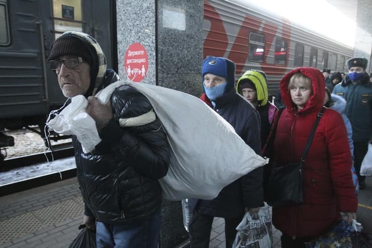 פליטים אוקראינים מגיעים לעיר ניז'ני נובגורד ב רוסיה
