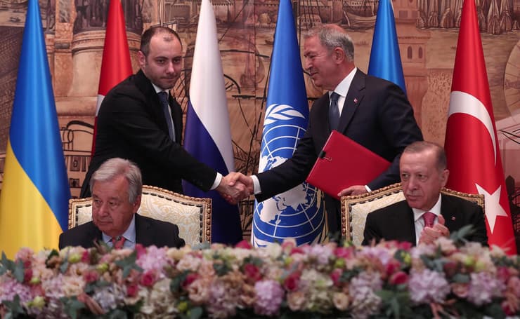 בתיווך טורקיה והאו"ם: החתימה על הסכם התבואה בחודש יולי