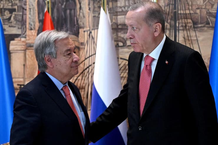 נשיא טורקיה ארדואן ומזכ"ל האו"ם אנטוניו גוטרש. ייפגשו בלבוב עם זלנסקי, וינסו לדבר על הפסקת אש   