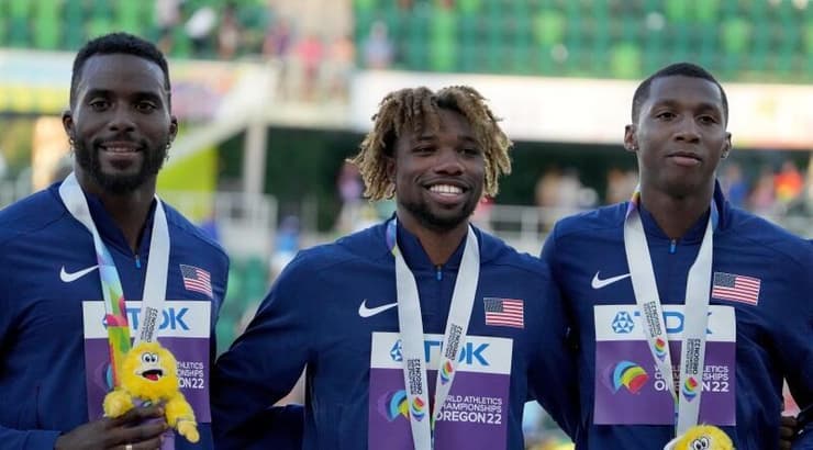 קני בדנארק, נואה ליילס ואריון נייטון משלימים פודיום אמריקאי